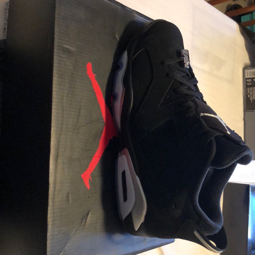 Air Jordan 6s men’s size 9.5 black and silver